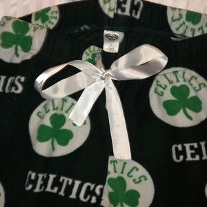 Concepts Sports Intimates & Sleepwear - Boston Celtics Woman’s Pj’s Large Concepts Sports Intimates & Sleepwear - Boston Celtics Woman’s Pj’s Large
